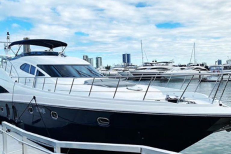 private yacht hire brisbane