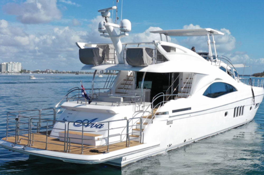 private yacht hire gold coast