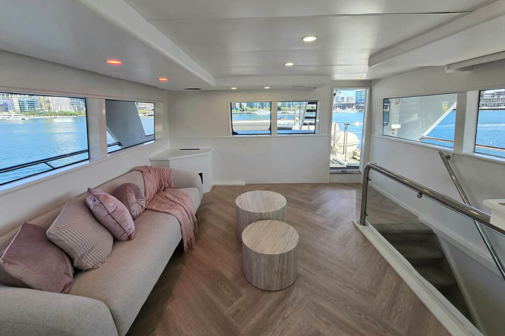 Queen-Royal-Interior-03