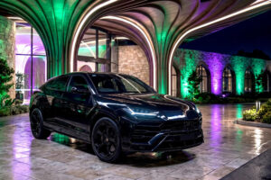 Lamborghini Urus  4.0L Twin Turbo V8