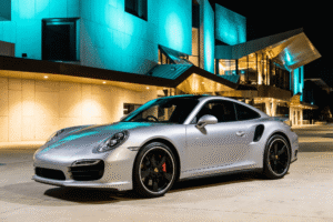 Porsche 911  8cyl 4.7L Petrol