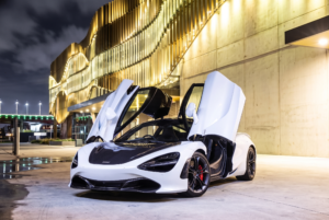 McLaren 720S  3.8L V8