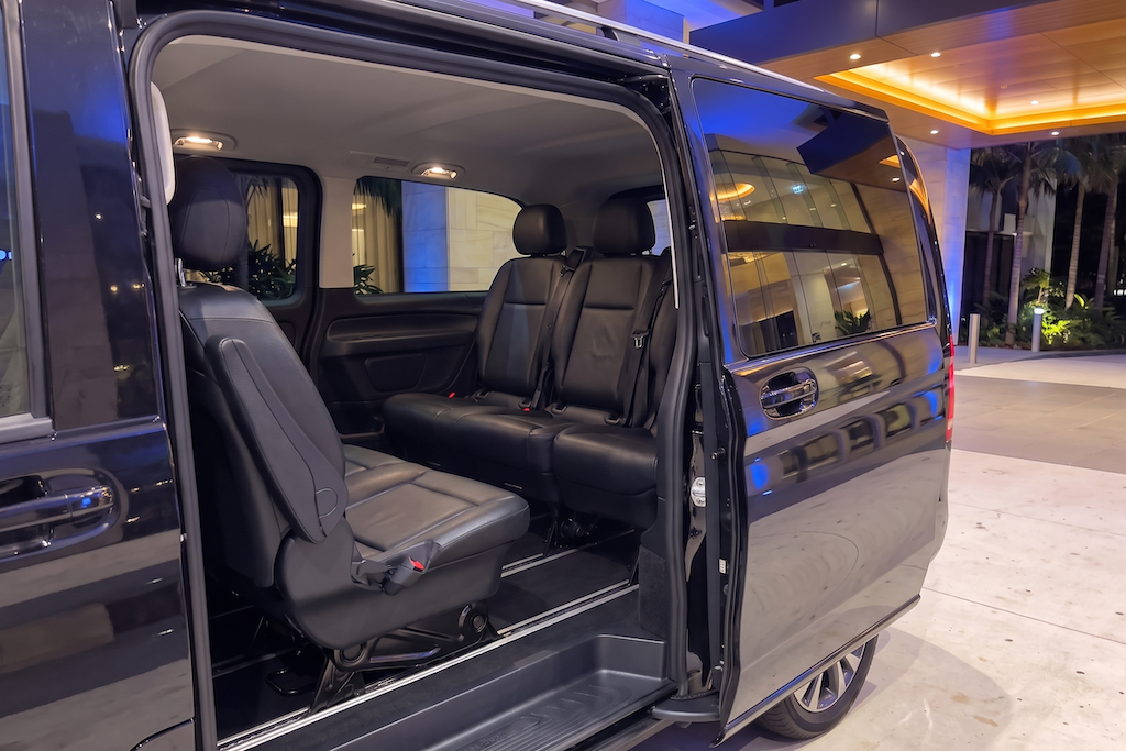 Mercedes Van V250 Self Drive Chauffeur Queensland Carina Hire (1)