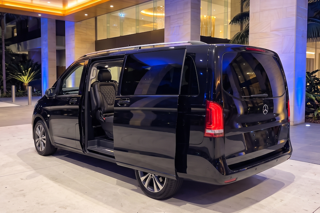 Mercedes Van V250 Self Drive Chauffeur Queensland Carina Hire (4)