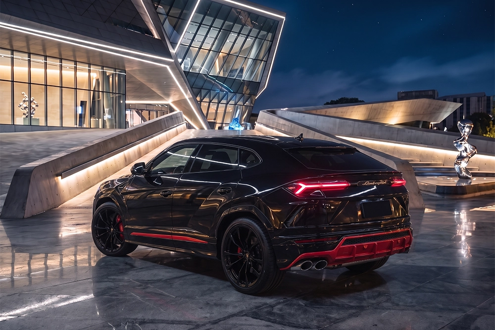 Lamborghini-Urus-Chauffeur-Hope Island-03