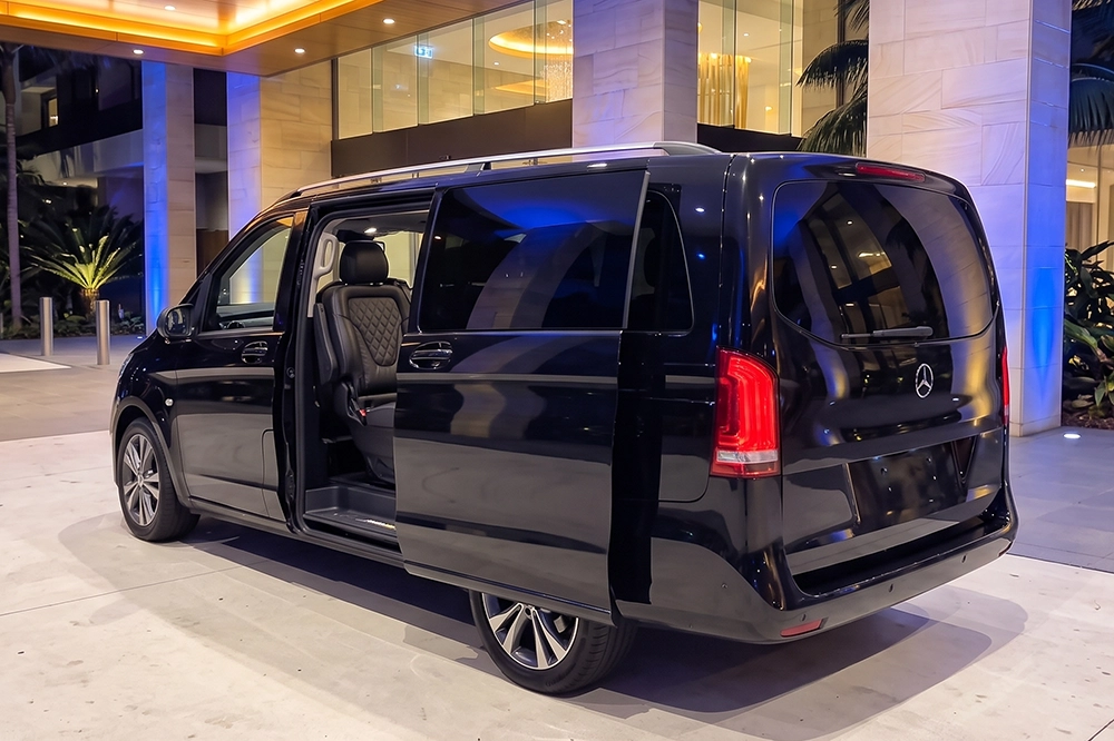 Mercedes-Van-V250-Car-Hire-Chauffeur-Carina-03