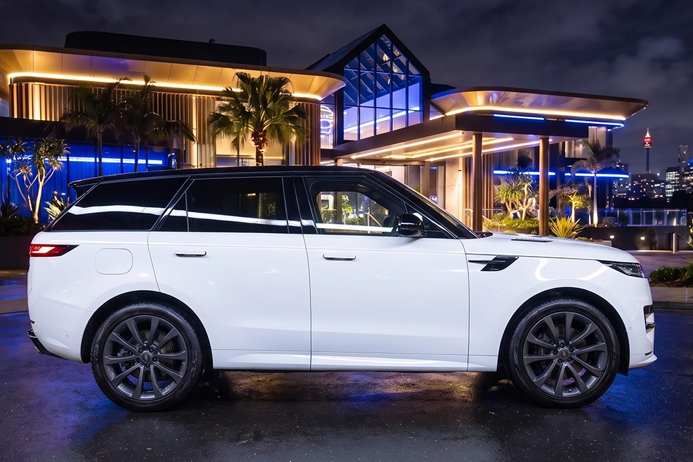 Range-Rover-Sport-SUV-Car-Hire-Edmondson-Park-01Range-Rover-Sport-SUV-Car-Hire-Edmondson-Park-02