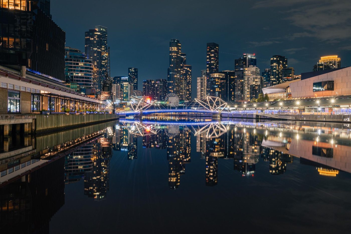 The-Ultimate-Waterfront-Statement-Hero-03